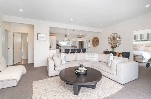 Whiritoa House | 4BR Beachside Home with Spa & Outdoor Dining