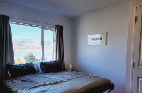 Monaco House | A delightful cabin right on the waterside in Monaco peninsula
