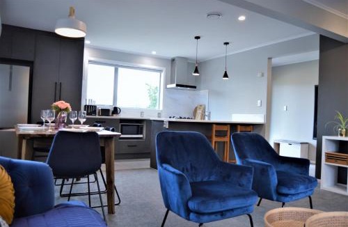 Springfield House | A designer's house (three bedroom holiday house)