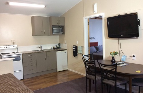 Picton Hotel | AAA Marlin Motel