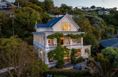 Britannia Heights Apartment | Abel Abode - Te Whare Rangi