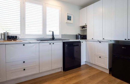 Akaroa Resort | Akaroa Upper Deck - French inspired retreat