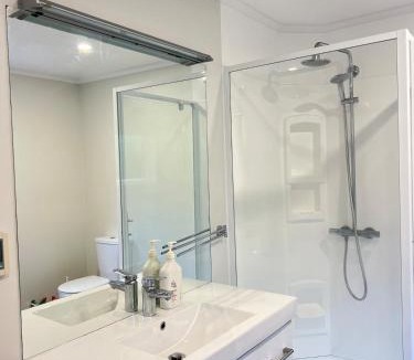 Greenhithe House | Albany Cabin