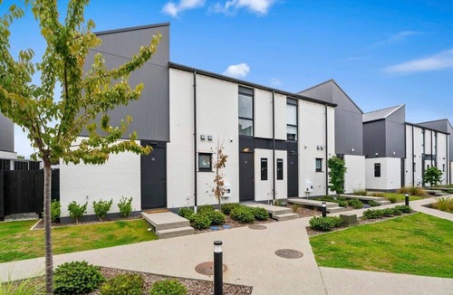 Albert Town Apartment | Albert Abode