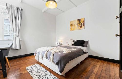Mount Albert Apartment | Albert.T Home