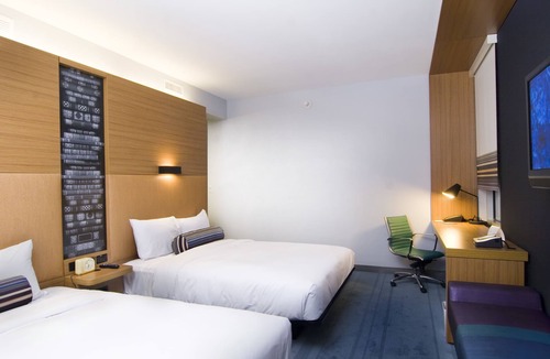 Greenbrier East Hotel | Aloft by Marriott Chesapeake
