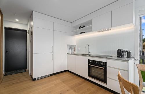 Albert Town House | Alpine Views From Modern Townhouse - Close To Wanaka