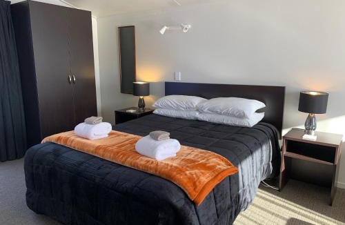 Lowburn Hotel | Anderson Park Motel