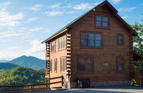 Sevierville House | Appalachian Villa