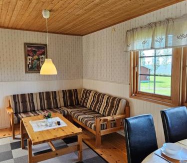 Sjotorp House | Askevikstugby