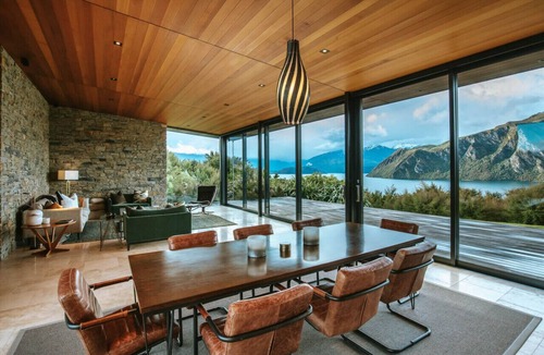 Wanaka House | Aurum | Magnificent views | 3 bedroom luxury villa