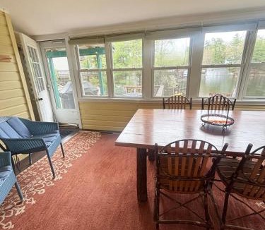 Pilot Knob House | Authentic Cottage on Lake George