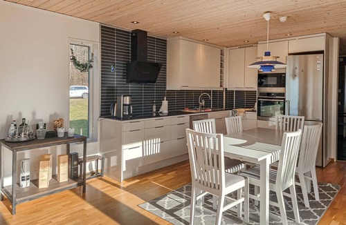 Uddevalla Municipality House | Awesome home in Uddevalla with house sea view