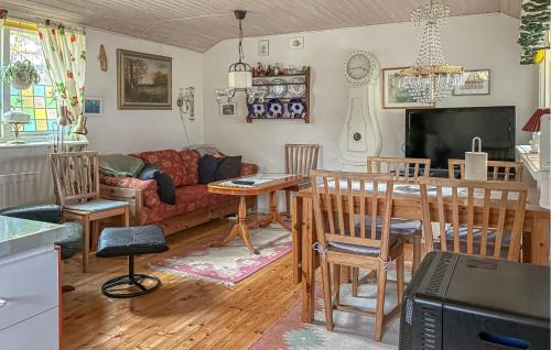 Vibble House | Awesome Home In Vibble With Wifi