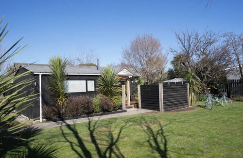 Martinborough Apartment | Bach on Daniel Couples Private Bach with spa