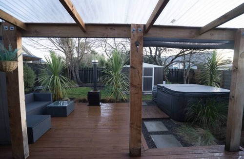 Martinborough Apartment | Bach on Daniel Couples Private Bach with spa