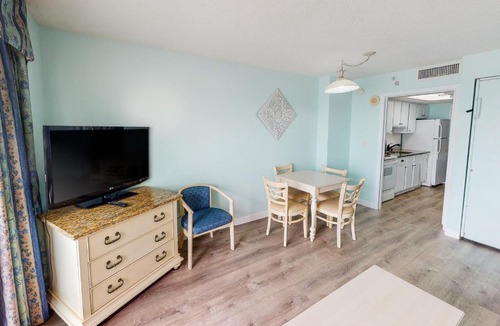 Crescent Beach Hotel | Bay Watch 834