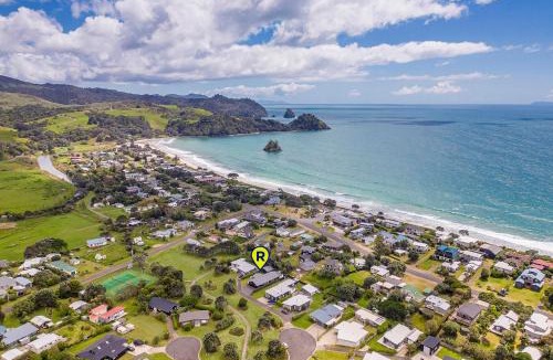 Whangapoua House | Beach Break Bach - Whangapoua Holiday Home