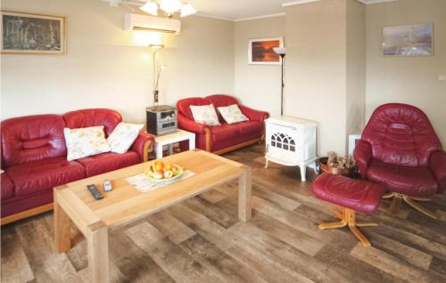 Hatlestrand House | Beach Front Home In Hatlestrand With Sauna
