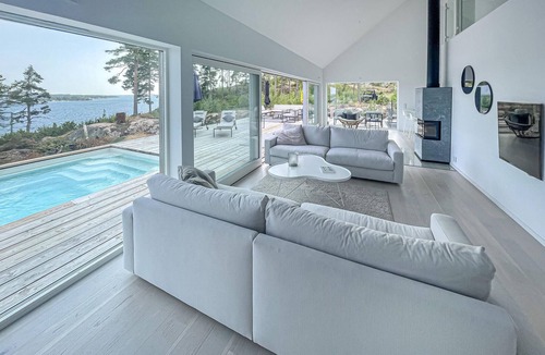 Akersberga House | Beach front home in åkersberga with sauna