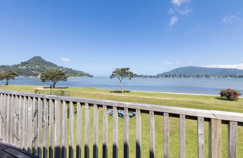 Tairua House | Beach Front, Views Rustic & Comfortable