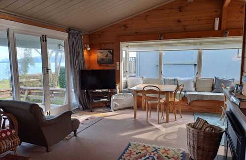 Waitahanui House | Beach Magic - Absolute Lakefront Family Retreat