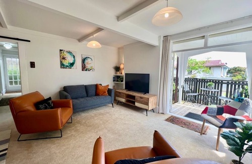 Devonport Apartment | Beach Side Apartment by Bespoke Stays