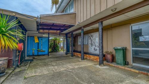 Kaitaia Cabin | Beachcomber Lodge & Backpacker