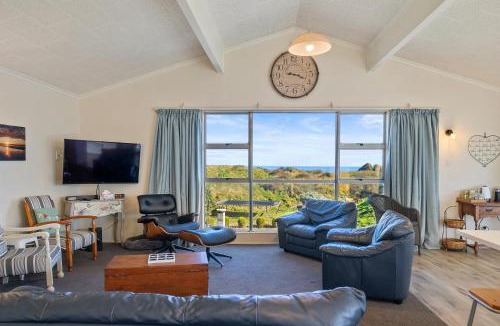 Foxton Beach House | Beachfront Favourite - Foxton Beach Holiday Home
