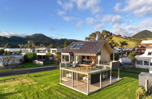Whiritoa House | Beachfront House at Whiritoa, Coromandel