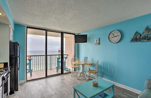 Myrtle Beach Apartment | Beachfront Myrtle Beach Condo with Resort Access!