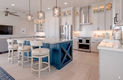 Spanish Grant House | Beachfront Panoramic Ocean Views 2 King Beds Direct Beach Access