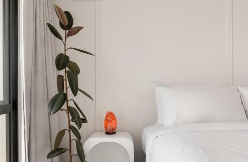 Gisborne Apartment | Beachfront Studio Steps to the Sand