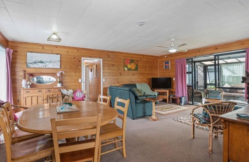 Snells Beach House | Beachglen - Snells Beach Holiday Home