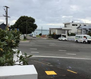 New Plymouth Apartment | Beachside studio
