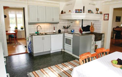 Tomten House | Beautiful Home In Dalum With Kitchen