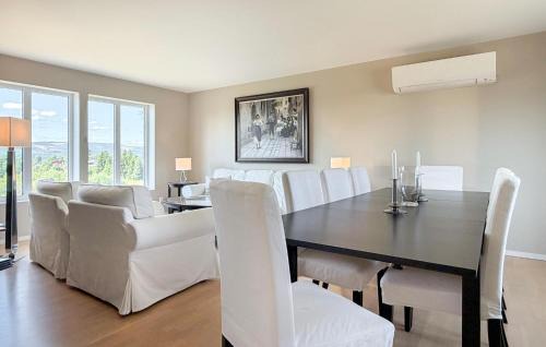 Eksharad House | Beautiful Home In Ekshärad With Lake View