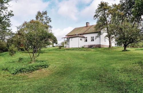 Vimmerby House | Beautiful home in Vimmerby with kitchen
