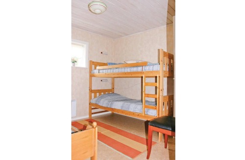 Vindeln House | Beautifully situated house on a hill and about 500 m from Vindelelven.