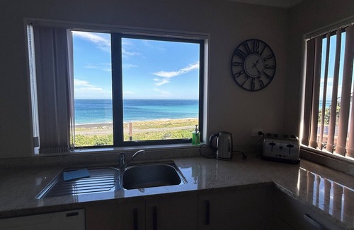 Cape Palliser House | Ben Avon Views - Cape Palliser/Ngawi Stunning ocean veiws, Fireplace & BBQ