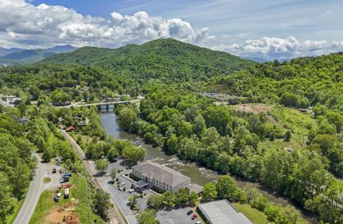Dillsboro Hotel | Best Western Plus River Escape Sylva/Dillsboro
