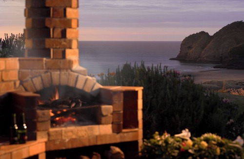 Te Henga House | Bethells Beach Cottages