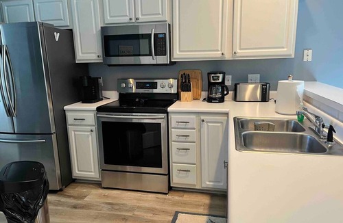 Carolina Forest Condo | Birdie's Rest: 2/2 @ River Oaks, King bed, spacious, balcony, + seasonal pool!