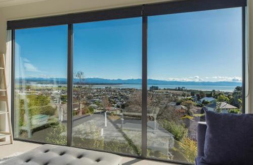 Tahunanui House | Blue Water Views