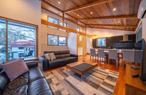 Echo Land Ski Chalet | Bluebird Chalets