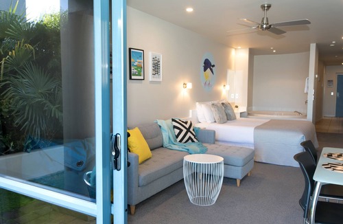 Waipahihi Hotel | Boulevard Waters