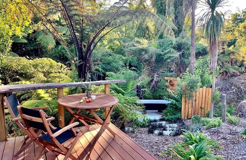 Newstead Cottage | Boutique Accommodation near Hamilton for Romantic Getaways, North Island