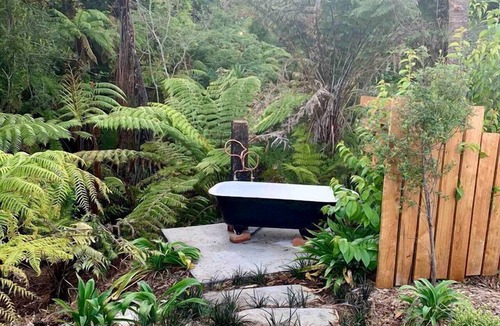 Newstead Cottage | Boutique Accommodation near Hamilton for Romantic Getaways, North Island