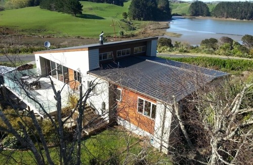 Raglan House | Breath-taking mountain andamp; harbour views.