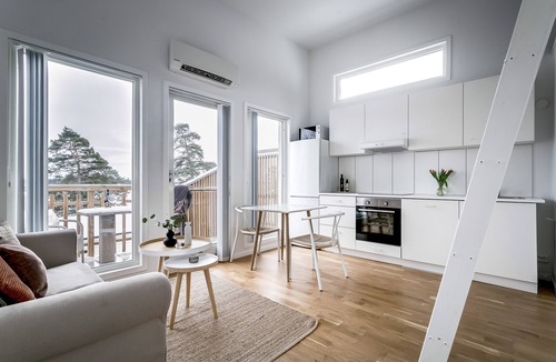 Bro Apartment | Breathtaking Lakefront mini villas